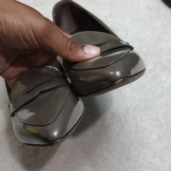 AGL Grey Patent Pointed Toe Penny Loafer Pump Wetty Pebble Heels SZ 37.5 - Picture 6 of 8